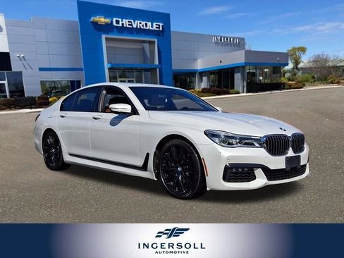 Used 2018 BMW 750i xDrive image 1