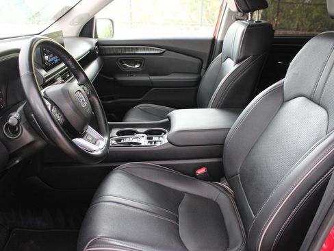 Used 2023 Honda Pilot Elite image 10