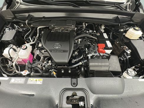 Used 2025 Toyota Grand Highlander AWD image 23