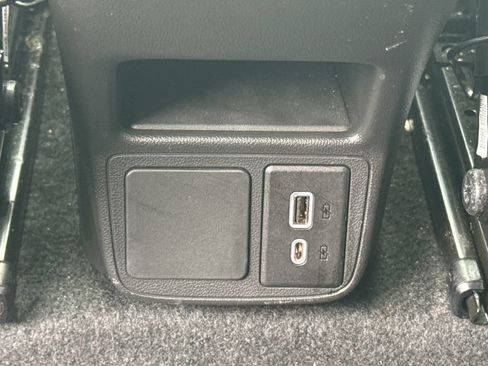 Certified 2025 Buick Encore GX Sport Touring FWD image 28