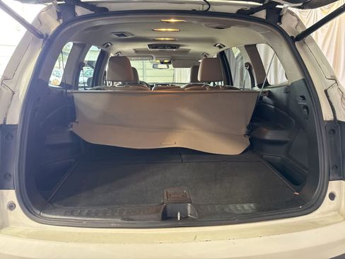 Used 2016 Honda Pilot Touring image 16