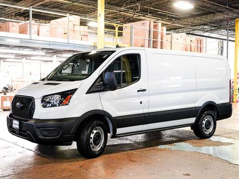 Used 2025 Ford Transit 150 Low Roof RWD image 3