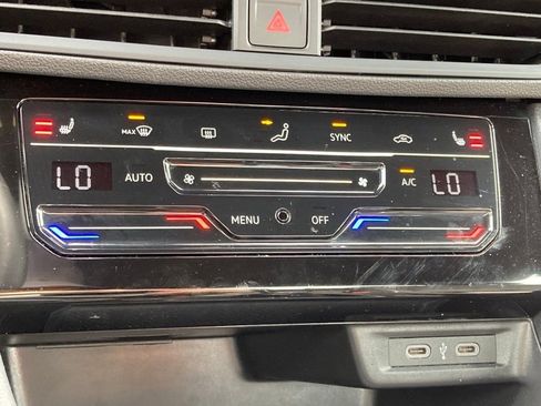 Used 2025 Volkswagen Jetta Sport image 23