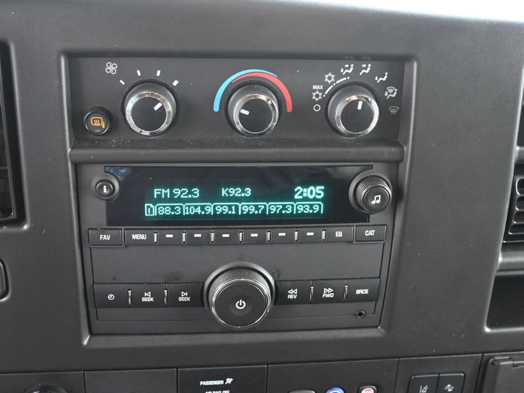Used 2025 Chevrolet Express 3500 LT w/ LT Preferred Equipment Group RWD image 22