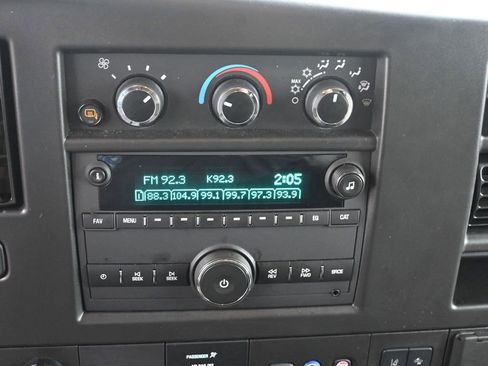 Used 2025 Chevrolet Express 3500 LT w/ LT Preferred Equipment Group RWD image 22