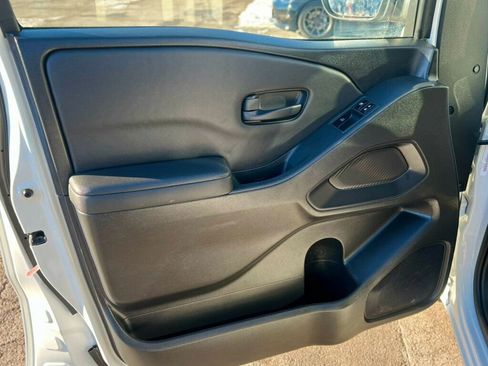 Used 2022 Nissan Frontier S image 9