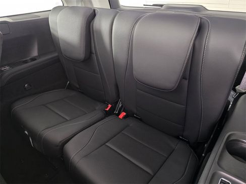 New 2026 Mercedes-Benz GLS 450 4MATIC image 12