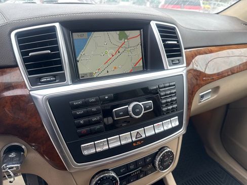 Used 2014 Mercedes-Benz GL 550 550 4MATIC image 17