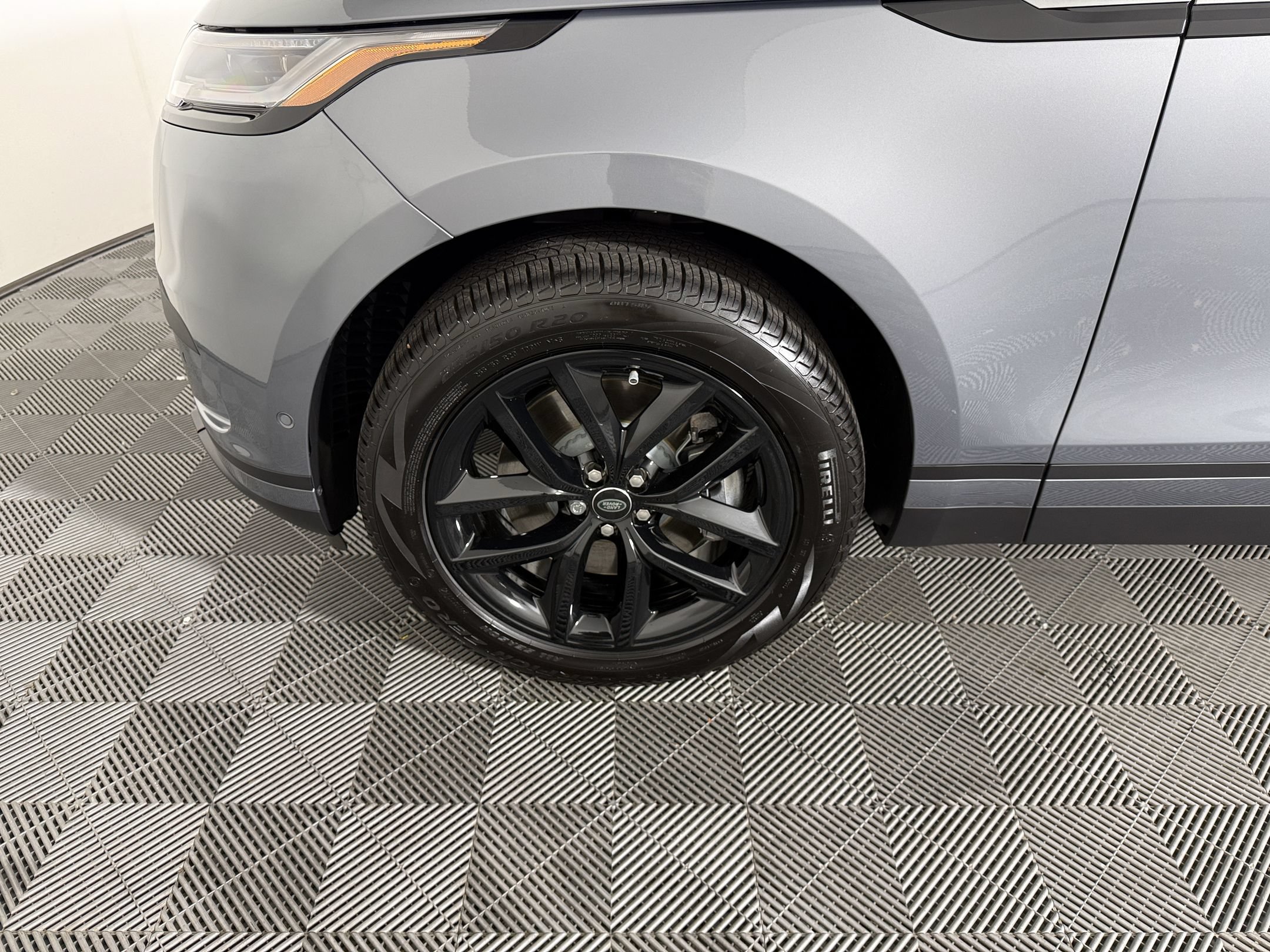 New 2026 Land Rover Range Rover Velar S AWD/4WD image 13
