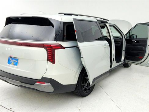 Used 2025 Kia Carnival SX Prestige image 12