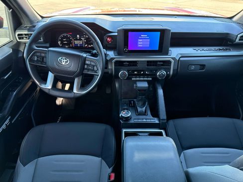 Used 2025 Toyota Tacoma TRD Off-Road image 17