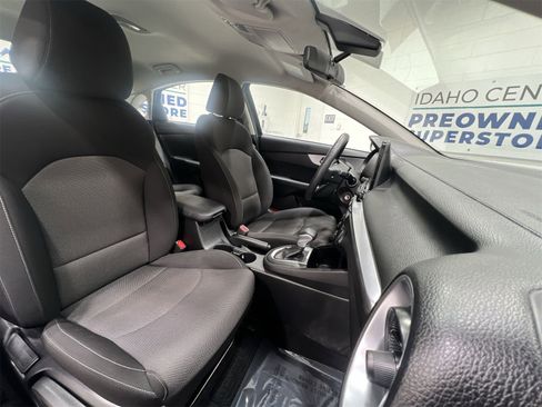 Used 2023 Kia Forte LXS image 23