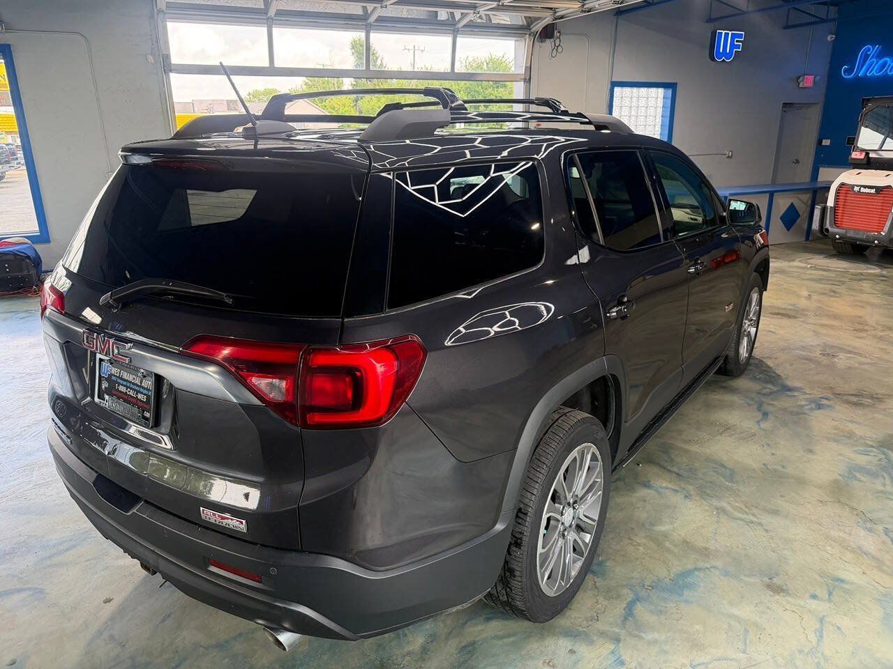 Used 2017 GMC Acadia SLT AWD/4WD image 5