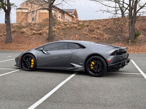 Used 2016 Lamborghini Huracan LP 610-4 image 7