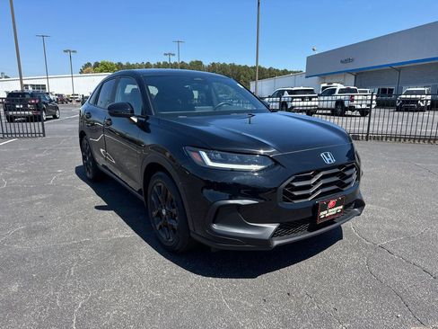 Used 2023 Honda HR-V Sport image 4
