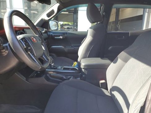 Used 2020 Toyota Tacoma TRD Sport AWD/4WD image 18
