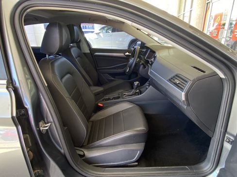 Used 2021 Volkswagen Jetta SE FWD image 31