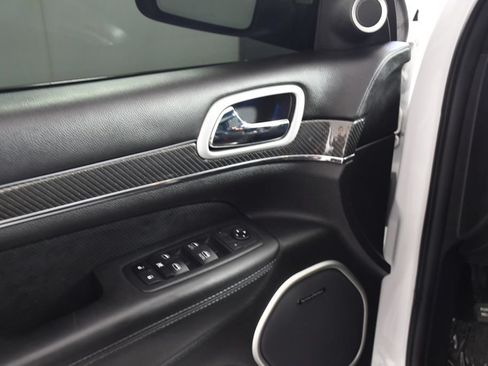 Used 2020 Jeep Grand Cherokee SRT AWD/4WD image 15