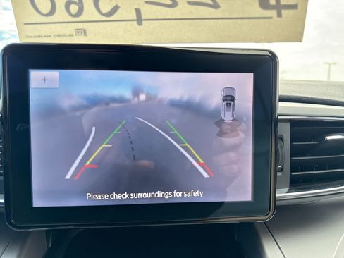 Used 2020 Ford Explorer XLT w/ Equipment Group 202A image 18