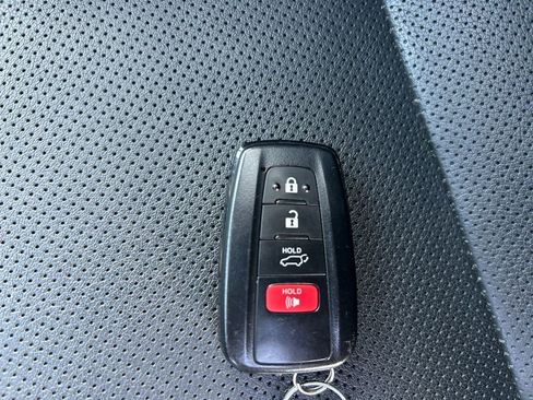 Used 2023 Toyota Highlander Platinum AWD/4WD image 29