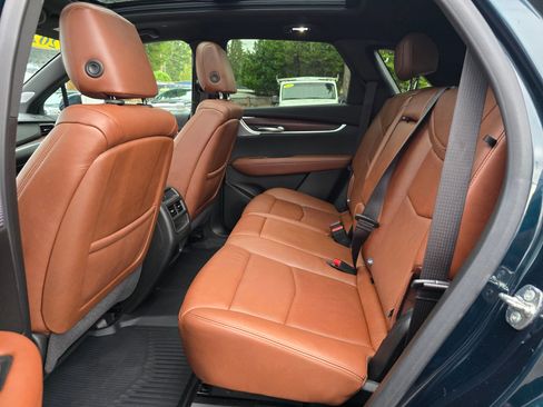 Used 2024 Cadillac XT5 Premium Luxury w/ Technology Package image 16