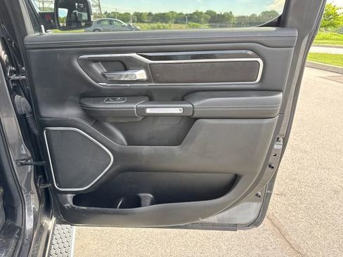Used 2022 RAM 1500 Laramie AWD/4WD image 16