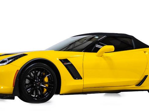 Used 2018 Chevrolet Corvette Z06 RWD image 2