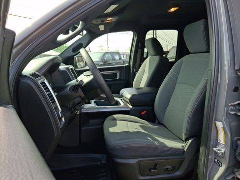 Used 2022 RAM 1500 Classic Warlock w/ Ceramic Gray Warlock Package AWD/4WD image 13