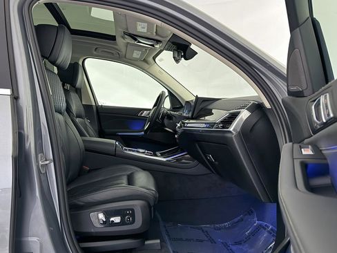 Used 2025 BMW X7 xDrive40i image 27