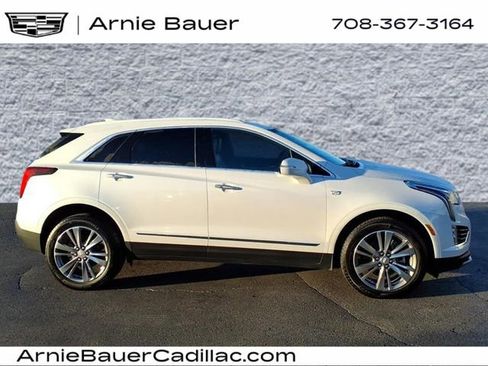 Certified 2025 Cadillac XT5 Premium Luxury image 4