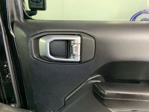 Used 2020 Jeep Gladiator Sport w/ Quick Order Package 24S AWD/4WD image 37
