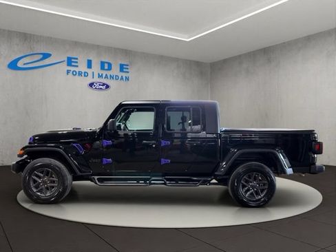 Used 2024 Jeep Gladiator Sport AWD/4WD image 9