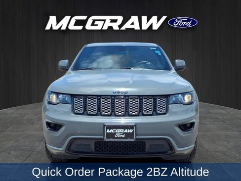 Used 2020 Jeep Grand Cherokee Altitude RWD image 3