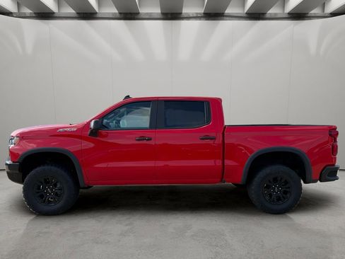Used 2022 Chevrolet Silverado 1500 ZR2 w/ Technology Package AWD/4WD image 2