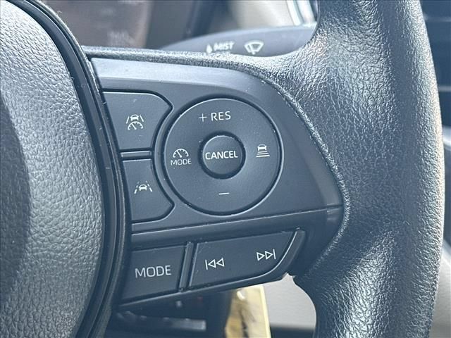 Used 2025 Toyota Corolla LE FWD image 24