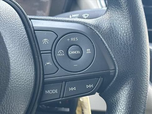 Used 2025 Toyota Corolla LE FWD image 24
