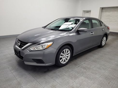 Used 2017 Nissan Altima 2.5 S w/ Power Driver Seat Package image 2