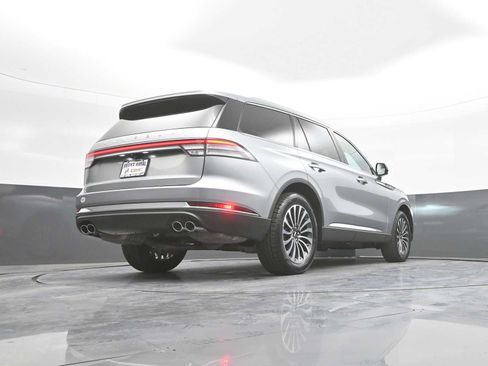Used 2023 Lincoln Aviator AWD w/ Premium Package image 46