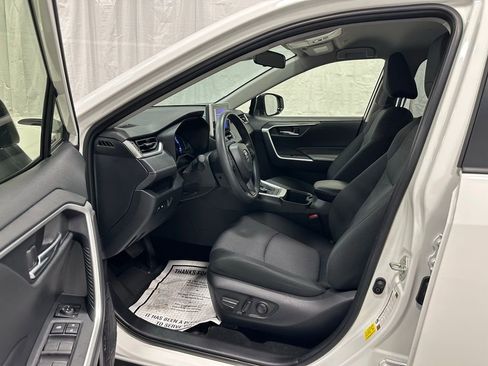 Used 2025 Toyota RAV4 XLE image 10