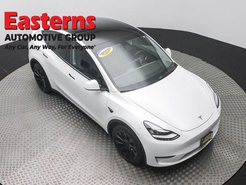 Used 2021 Tesla Model Y Long Range AWD/4WD image 3