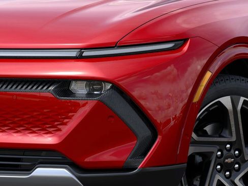 New 2025 Chevrolet Equinox EV LT image 10