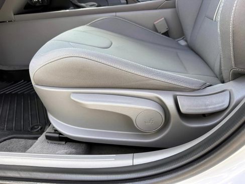 Used 2025 Hyundai Elantra Sport FWD image 10