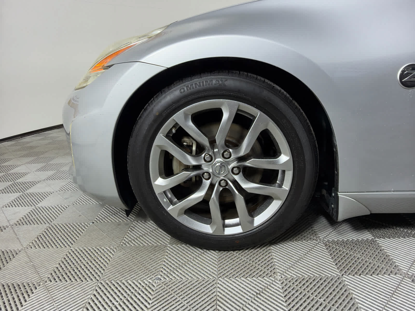 Used 2014 Nissan 370Z Coupe RWD image 10