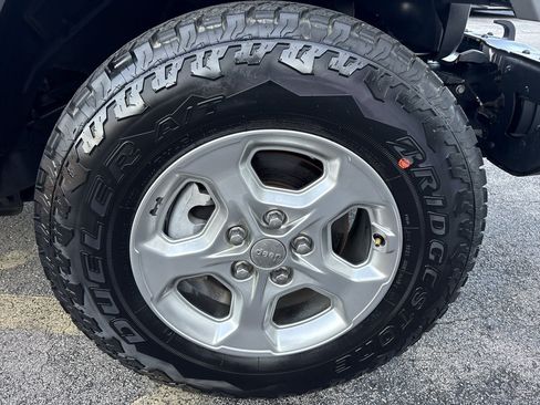 Used 2021 Jeep Wrangler Unlimited Sport AWD/4WD image 24