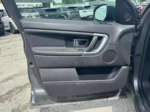 Used 2018 Land Rover Discovery Sport HSE AWD/4WD image 15
