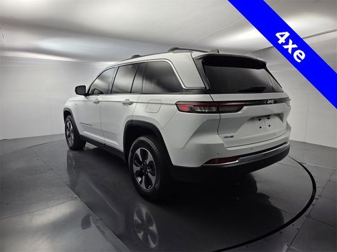 Used 2023 Jeep Grand Cherokee 4WD 4xe image 11