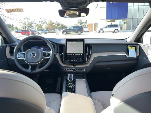 Used 2026 Volvo XC60 B5 Core AWD/4WD image 18
