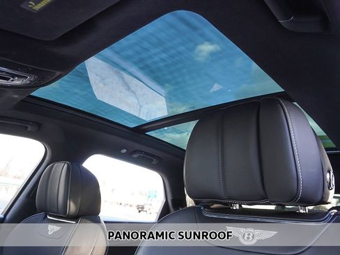 Used 2019 Bentley Bentayga V8 image 4