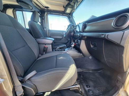Used 2020 Jeep Gladiator Sport w/ Trailer Tow Package AWD/4WD image 16
