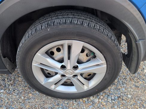Used 2021 Nissan Kicks S FWD image 32